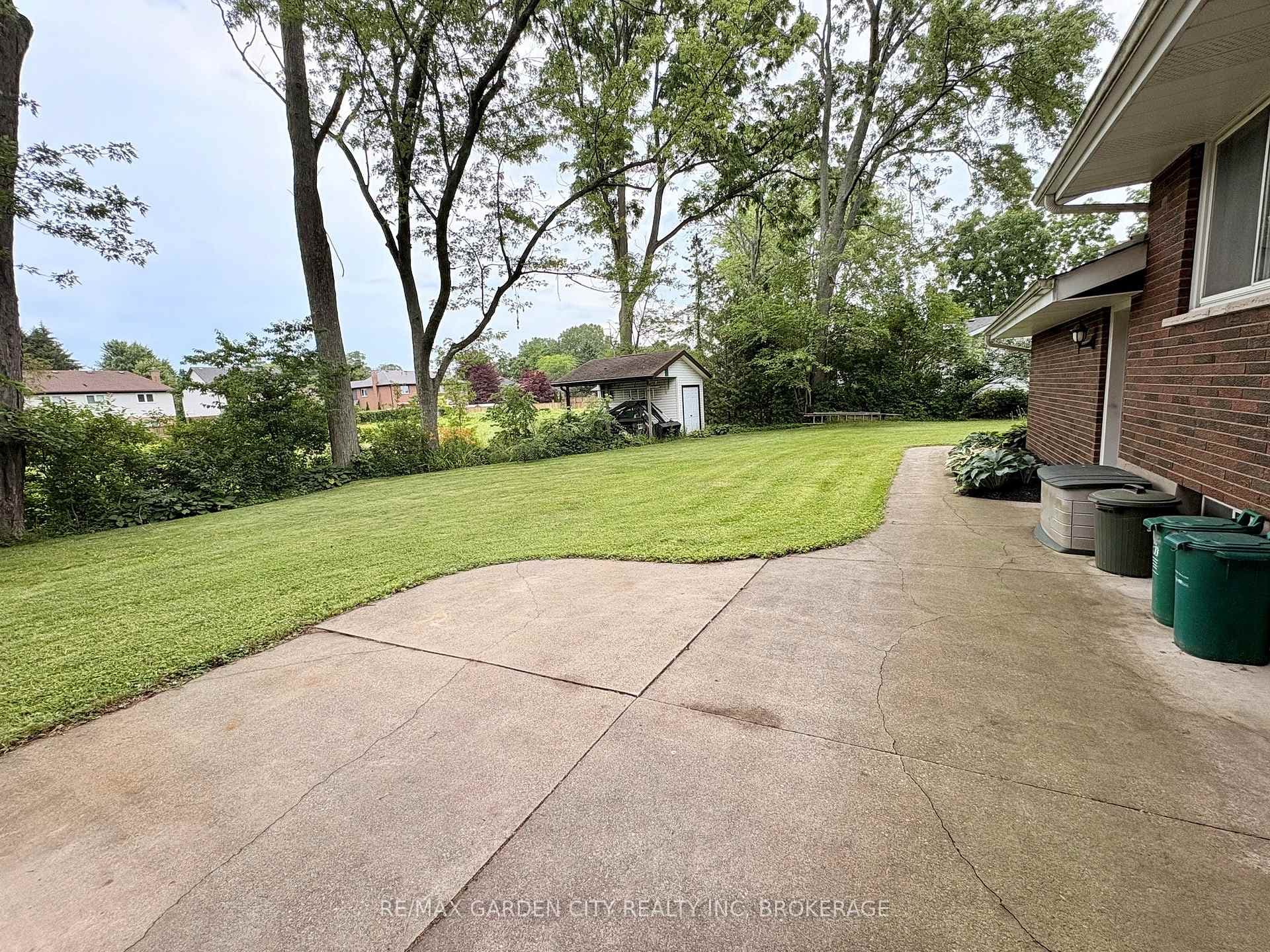 51 Bacon Lane photo 24
