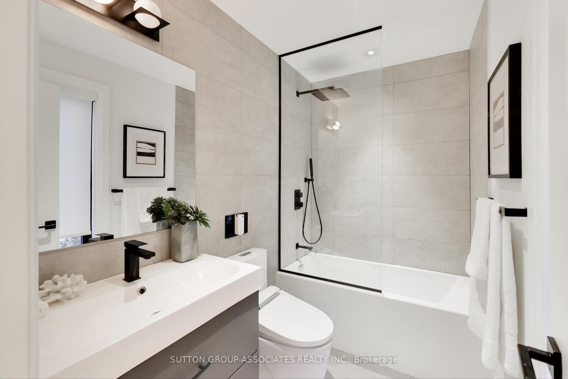 130 Benson Avenue photo 17