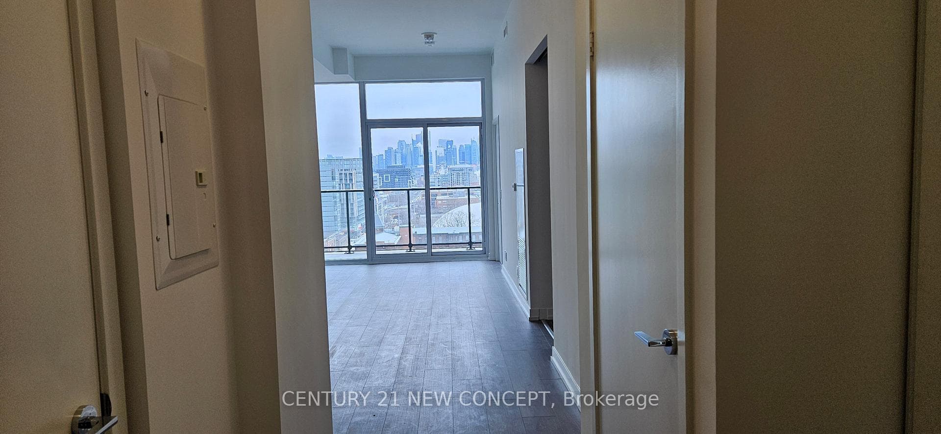 270 Dufferin Street Unit 1124 photo 4