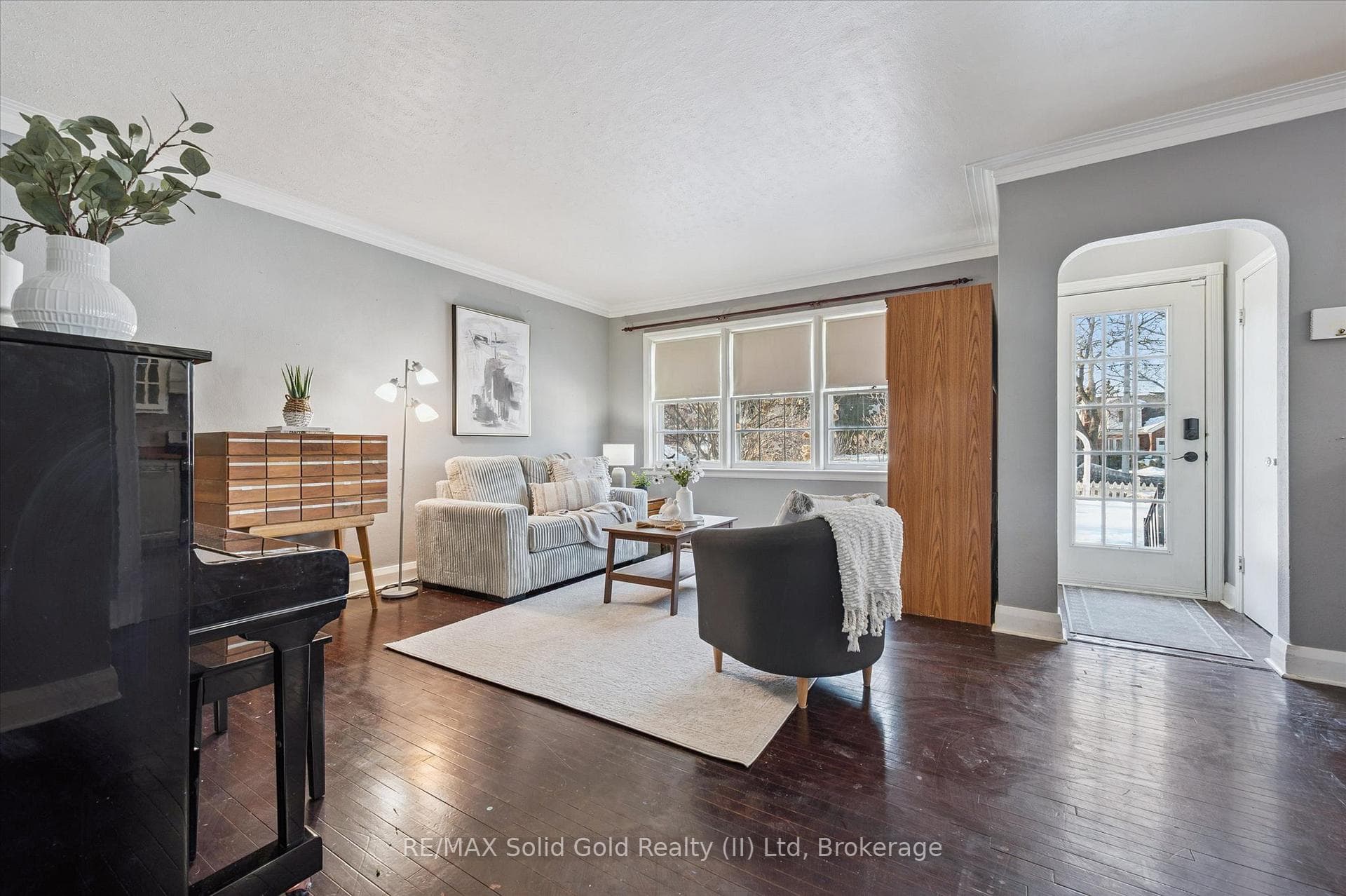 1135 Queens Boulevard photo 6