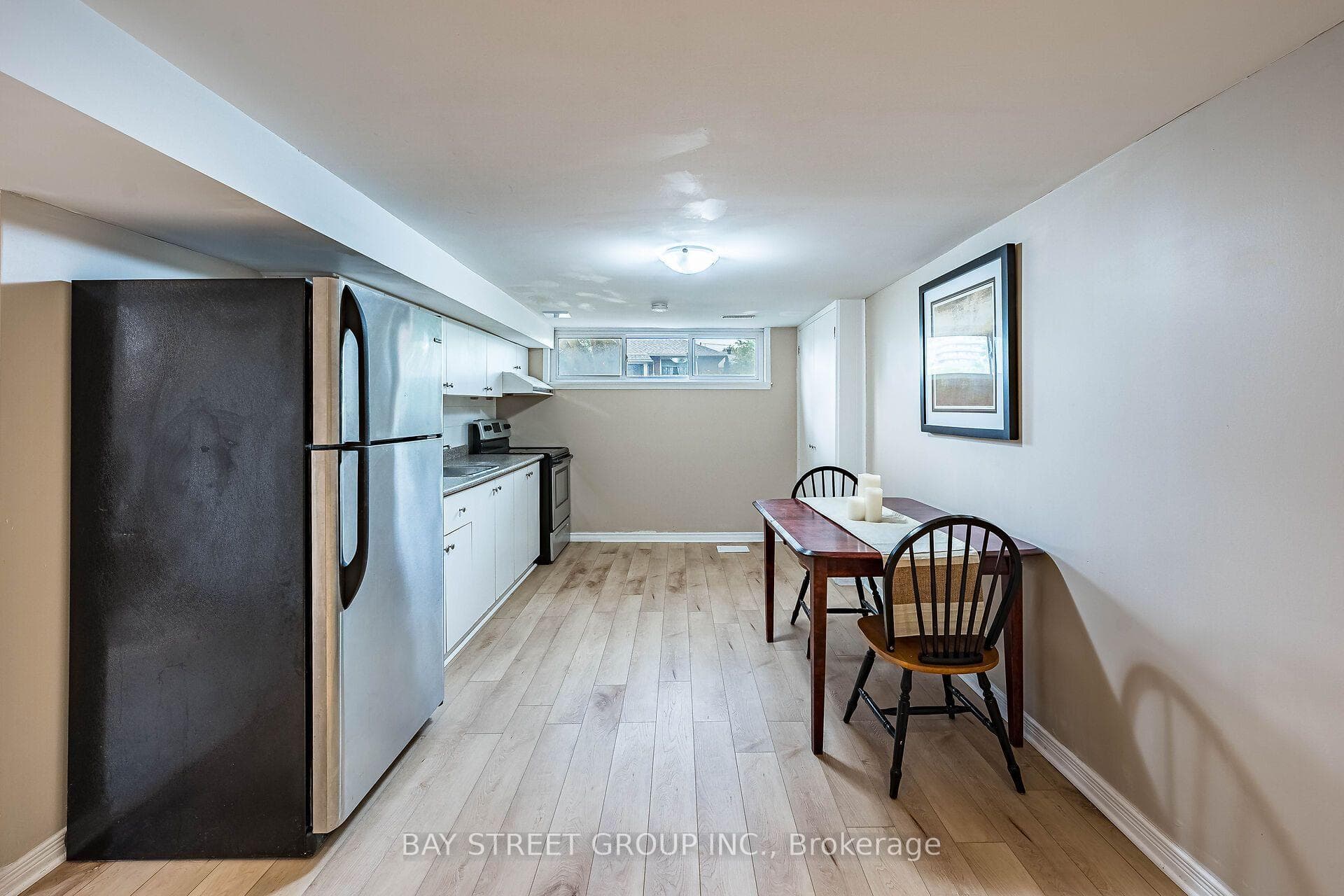 88 Frey Crescent photo 32