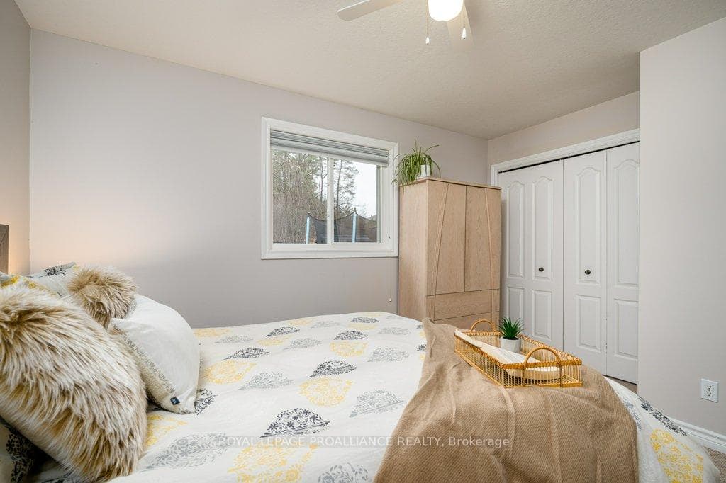 Primary room with full ensuite bath