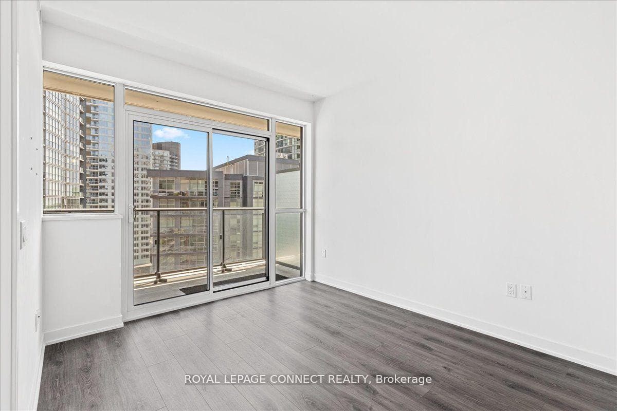 38 Ianuzzi Street Unit 1707 photo 5