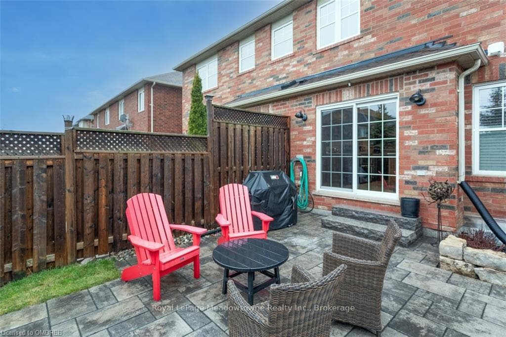726 HEPBURN Road photo 32