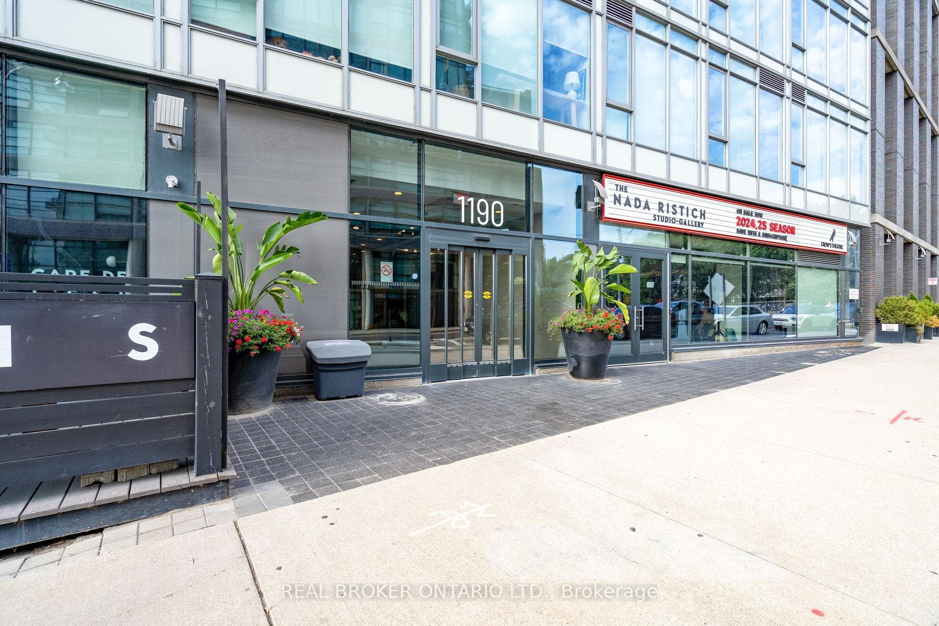 1190 Dundas Street Unit 322 photo 4