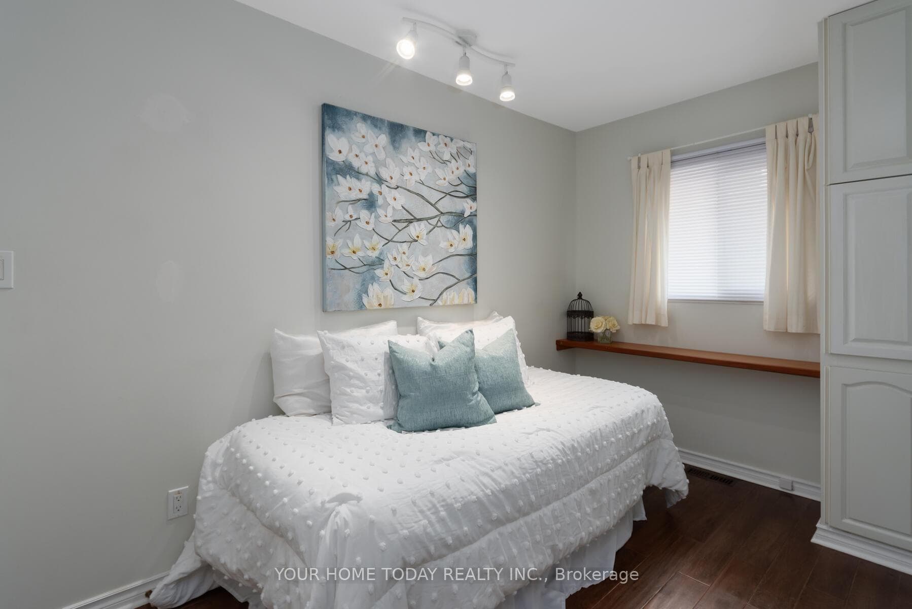 44 Delrex Boulevard photo 20