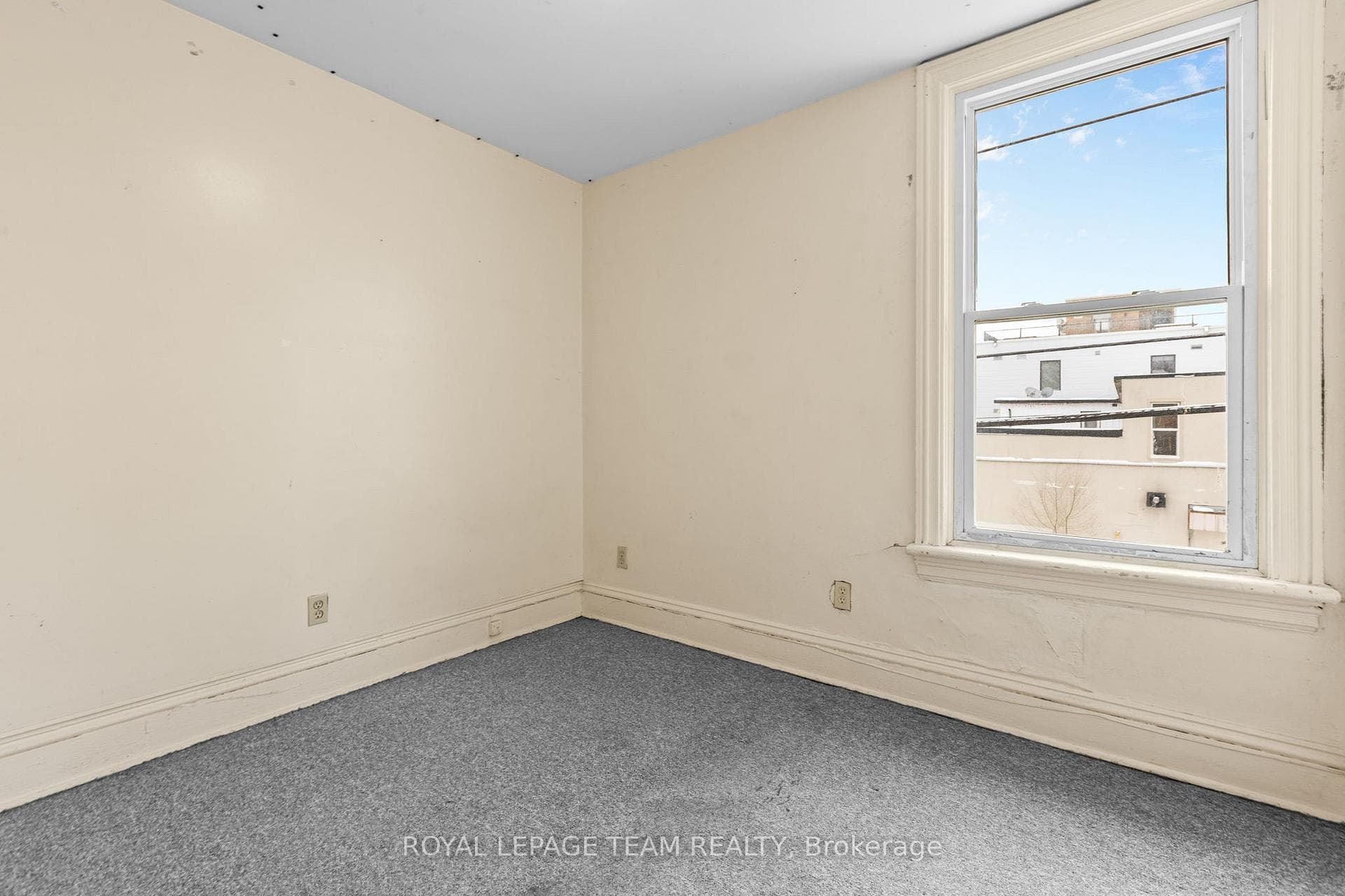 498 Gladstone Avenue photo 25