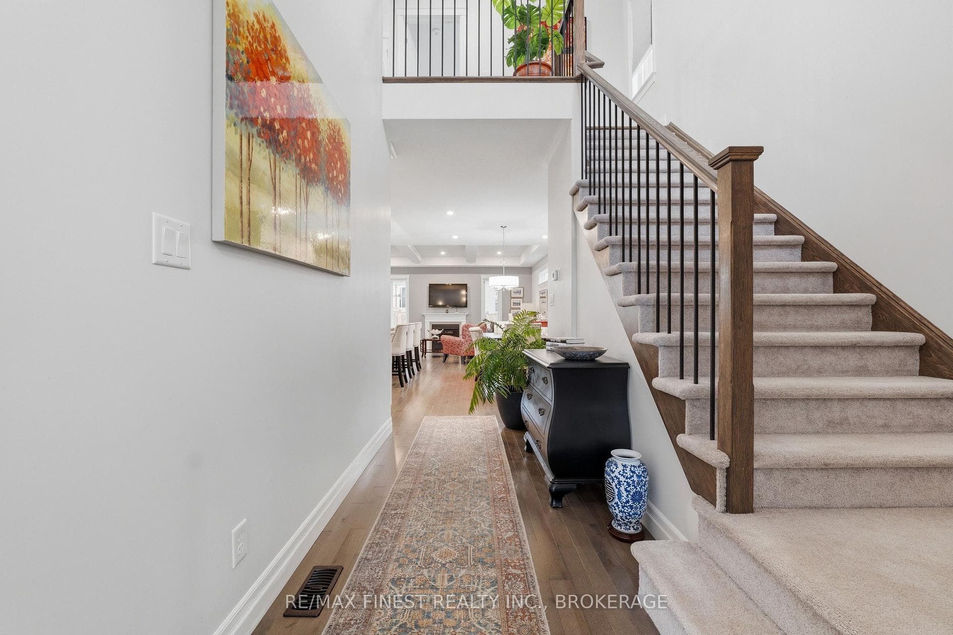 1298 CARFA Crescent photo 5