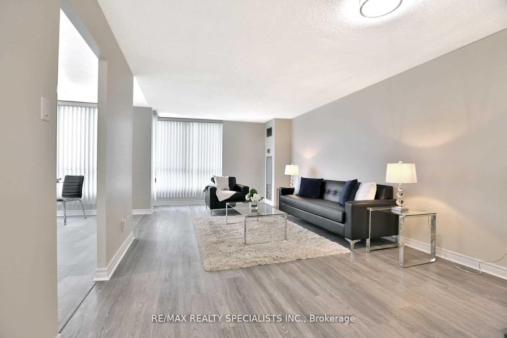 2470 Eglinton Avenue Unit 507 photo 3