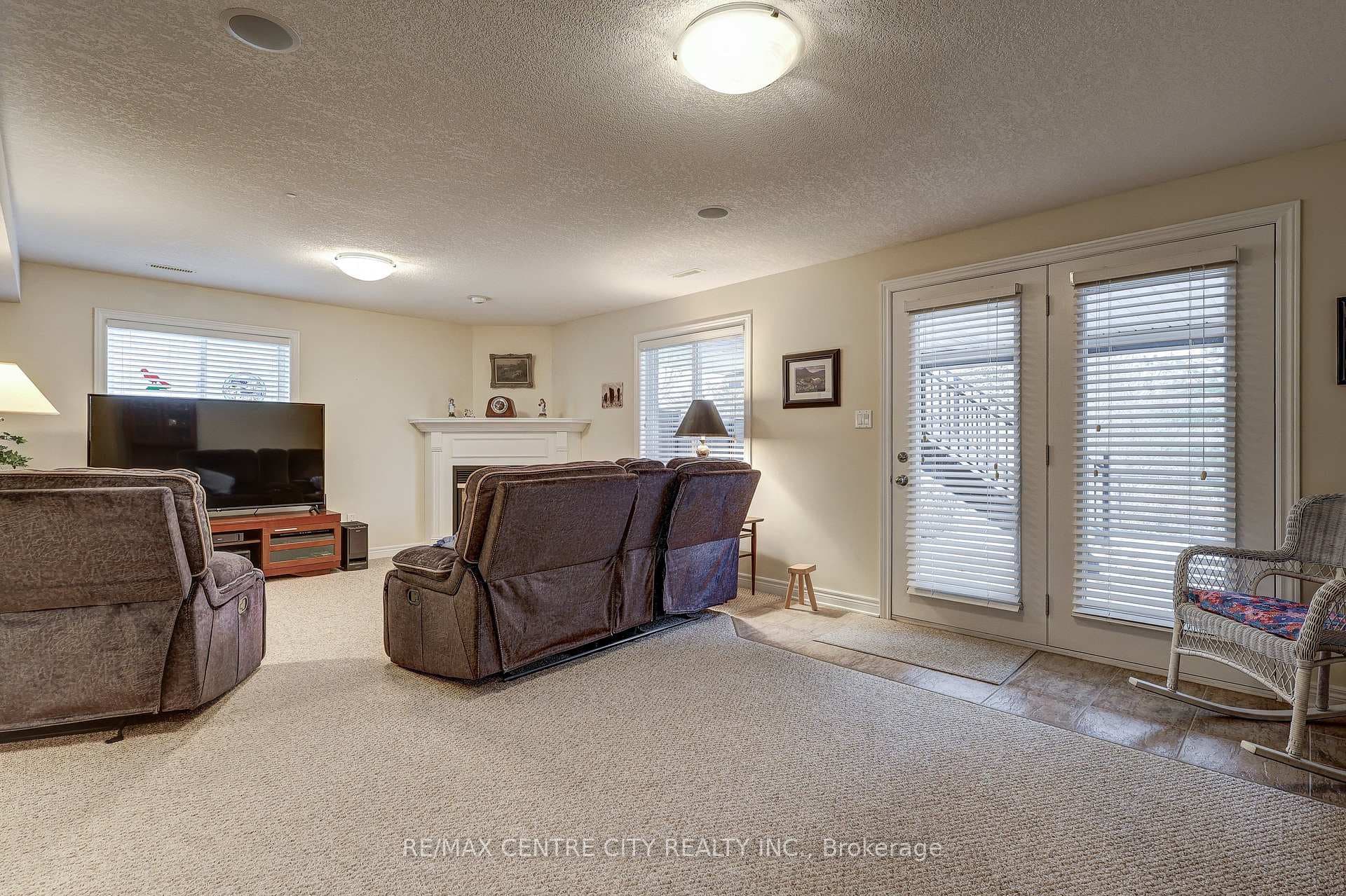 17 HICKORY Lane photo 27