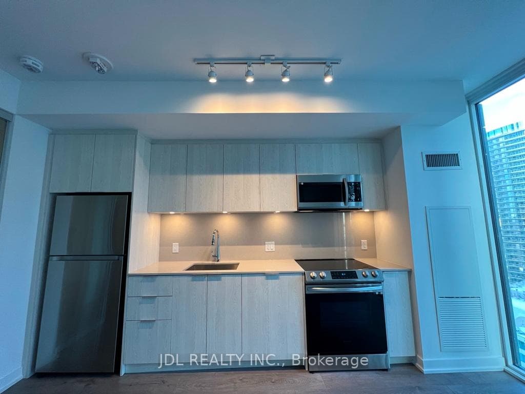 357 King Street Unit 2804 photo 8