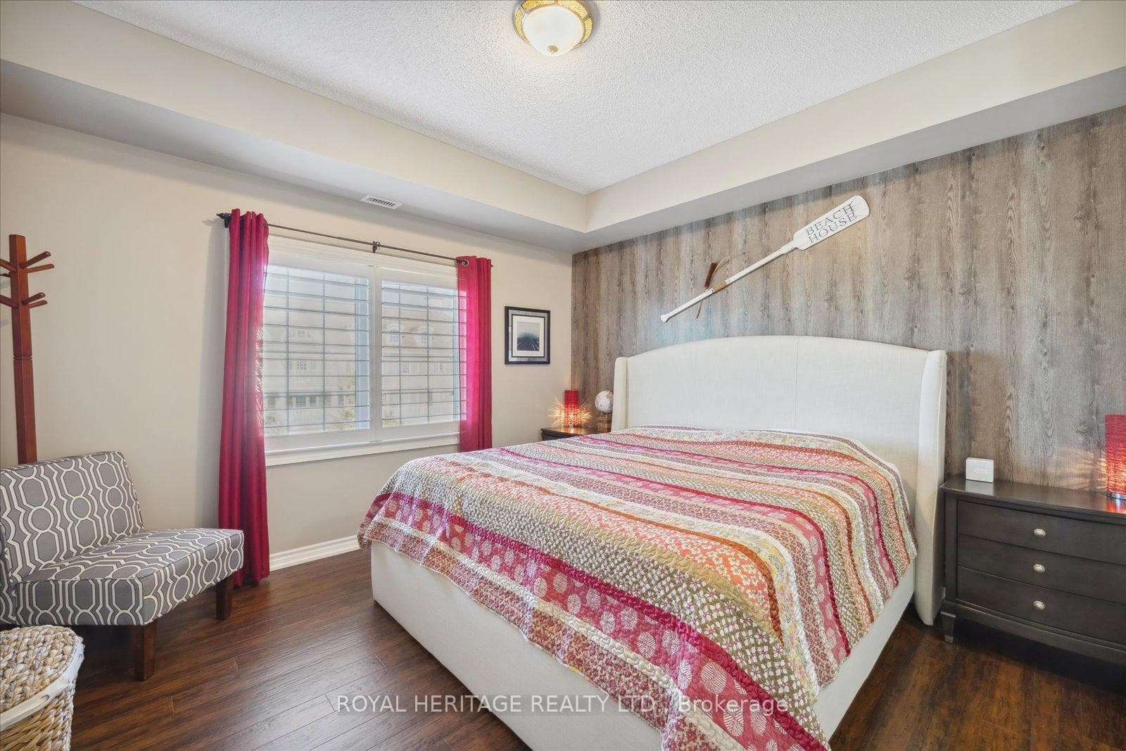 385 Lakebreeze Drive Unit 301 photo 21