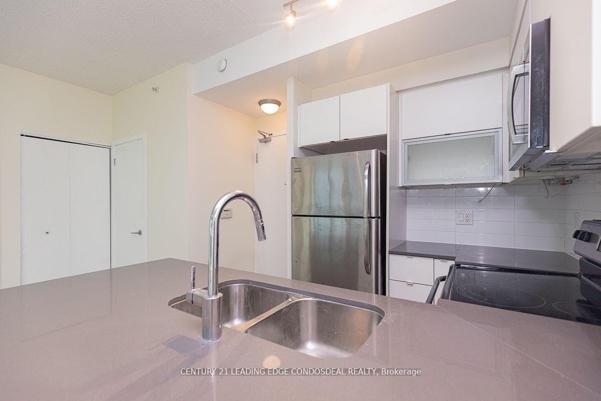 150 E Liberty Street Unit 612 photo 7