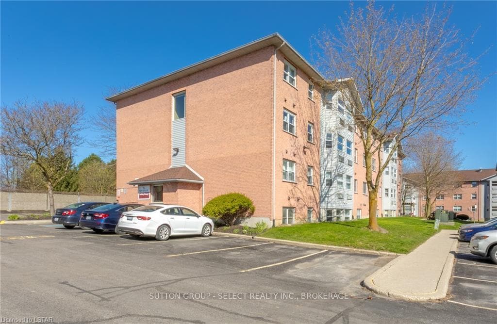 56 HIAWATHA Street Unit 25 photo 2
