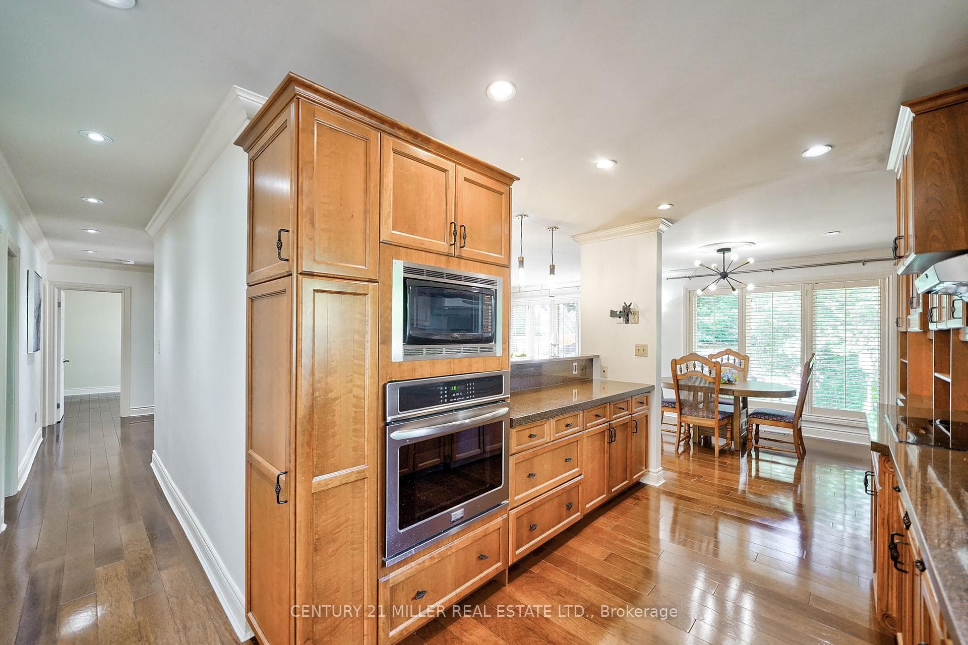 1386 Hixon Street photo 16