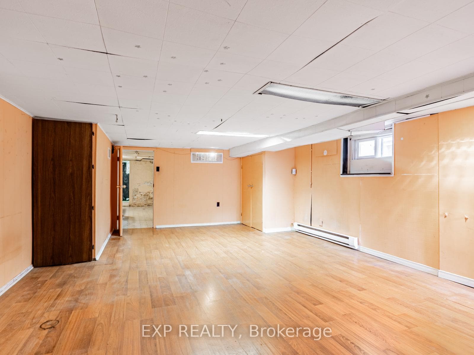 235 Grace Street photo 29