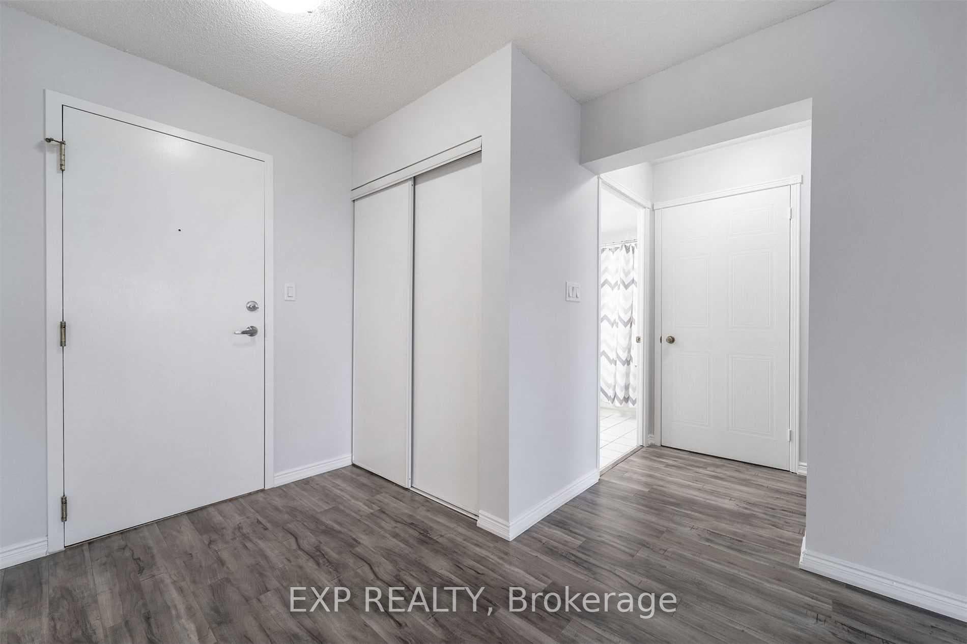 135 Hillcrest Avenue Unit 805 photo 11