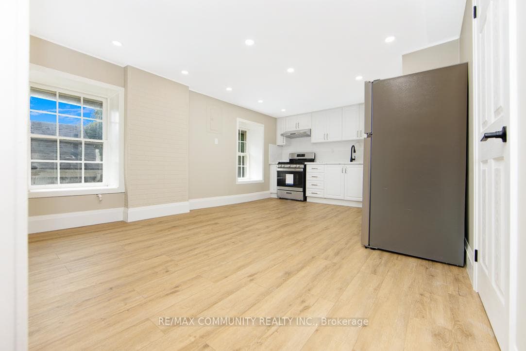 1130 King Street Unit 2 photo 8