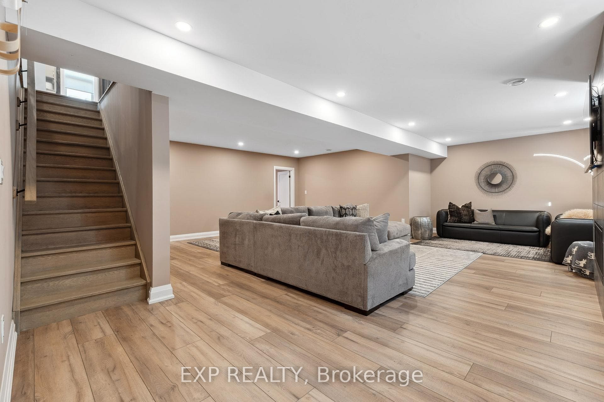 3598 Canfield Crescent photo 28