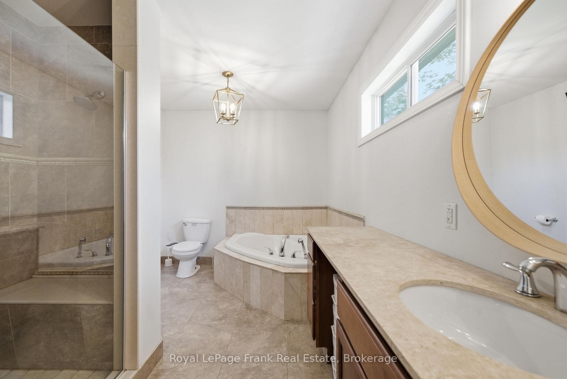 5PC Ensuite walk glass walk in shower and tub