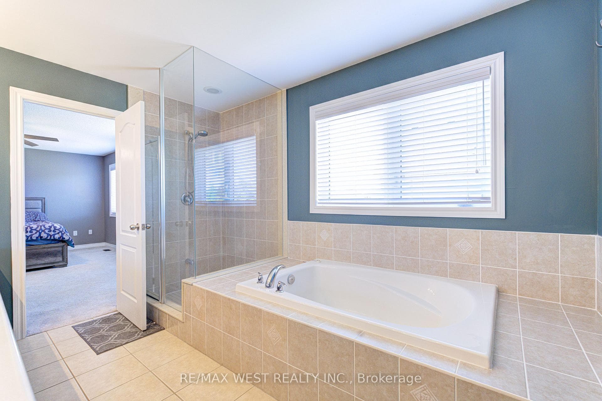 108 Decarolis Crescent photo 33