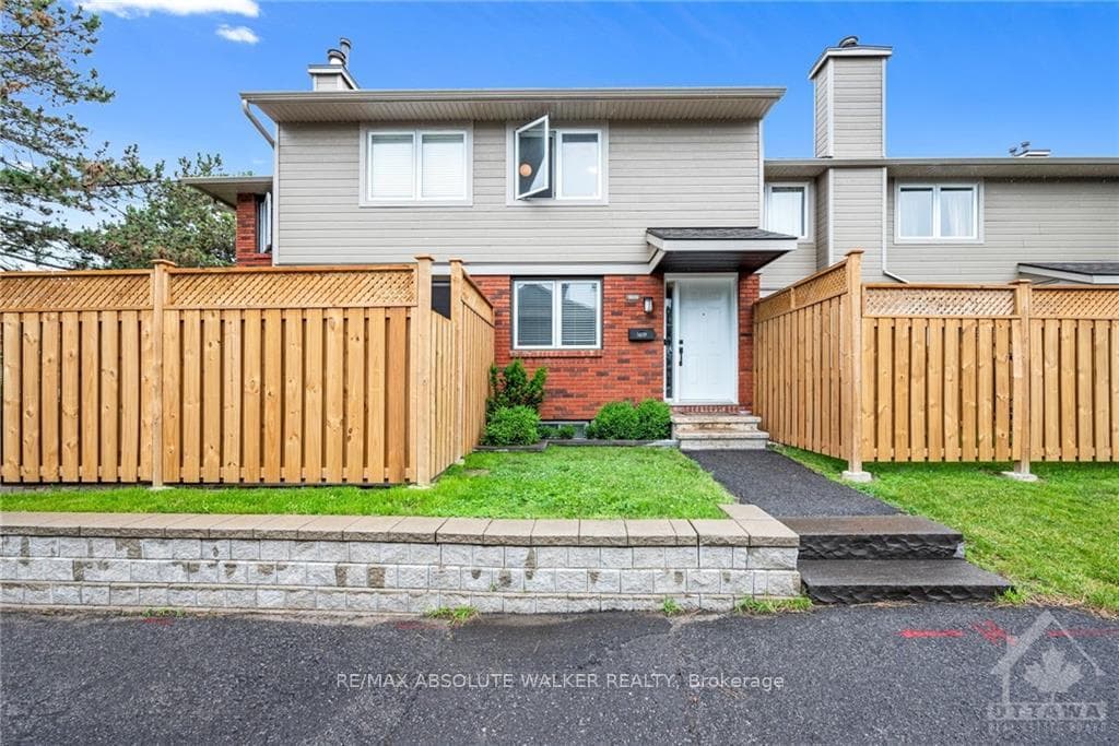 1609 DU SOMMET Place photo 1