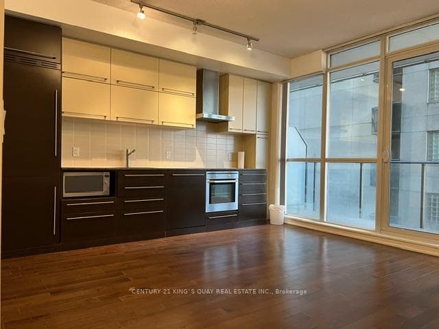 770 Bay Street Unit 909 photo 12