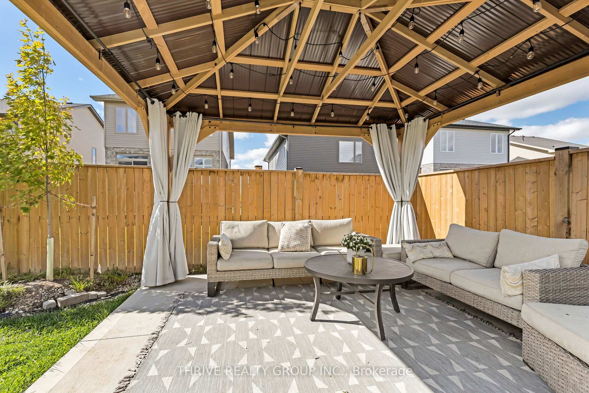 1533 Drew Street photo 38