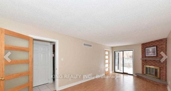 526 Grove Street photo 3