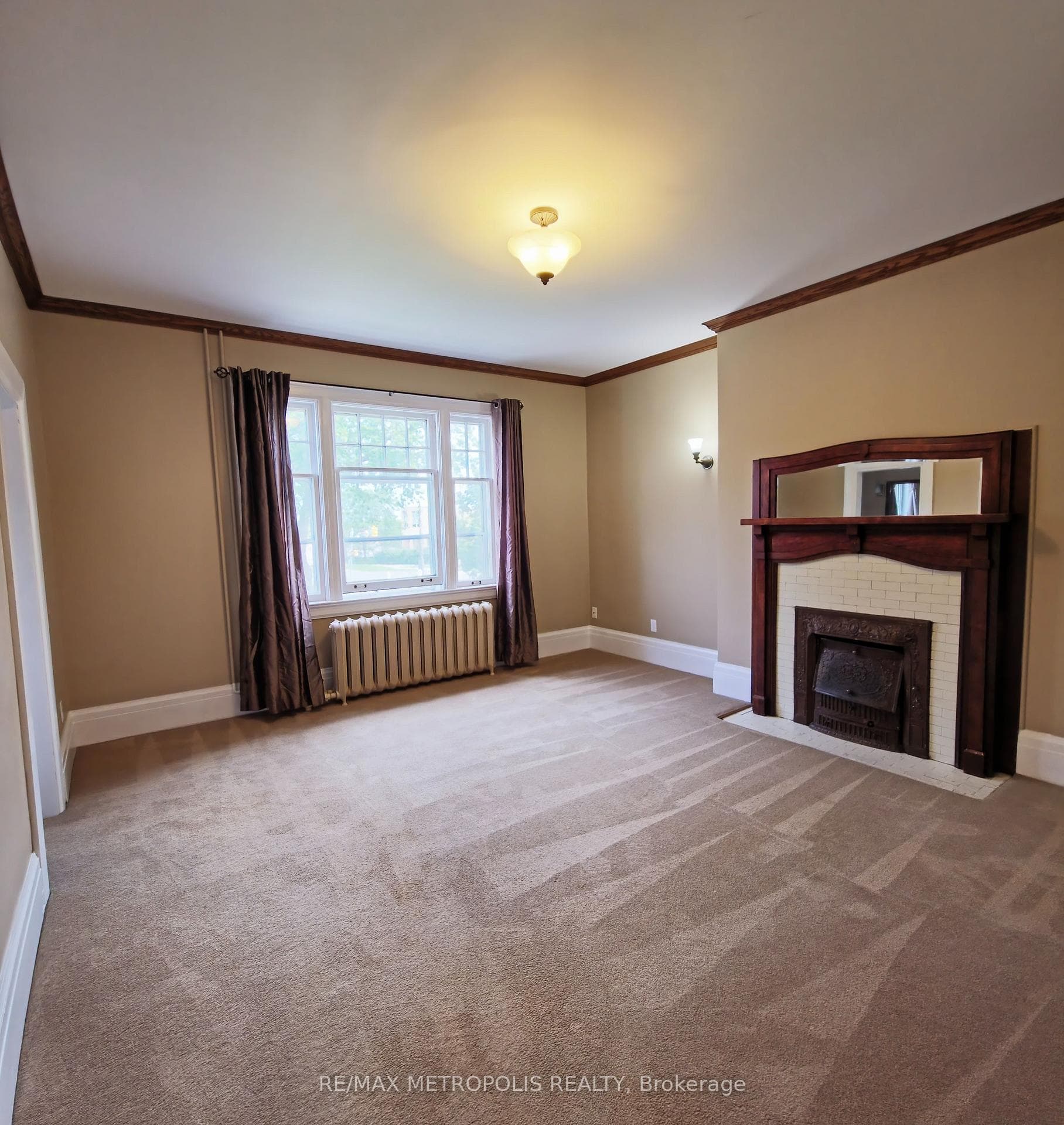 1110 Simcoe Street Unit Upper #2 photo 5