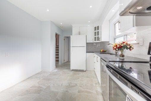 49 Hobart Drive photo 6