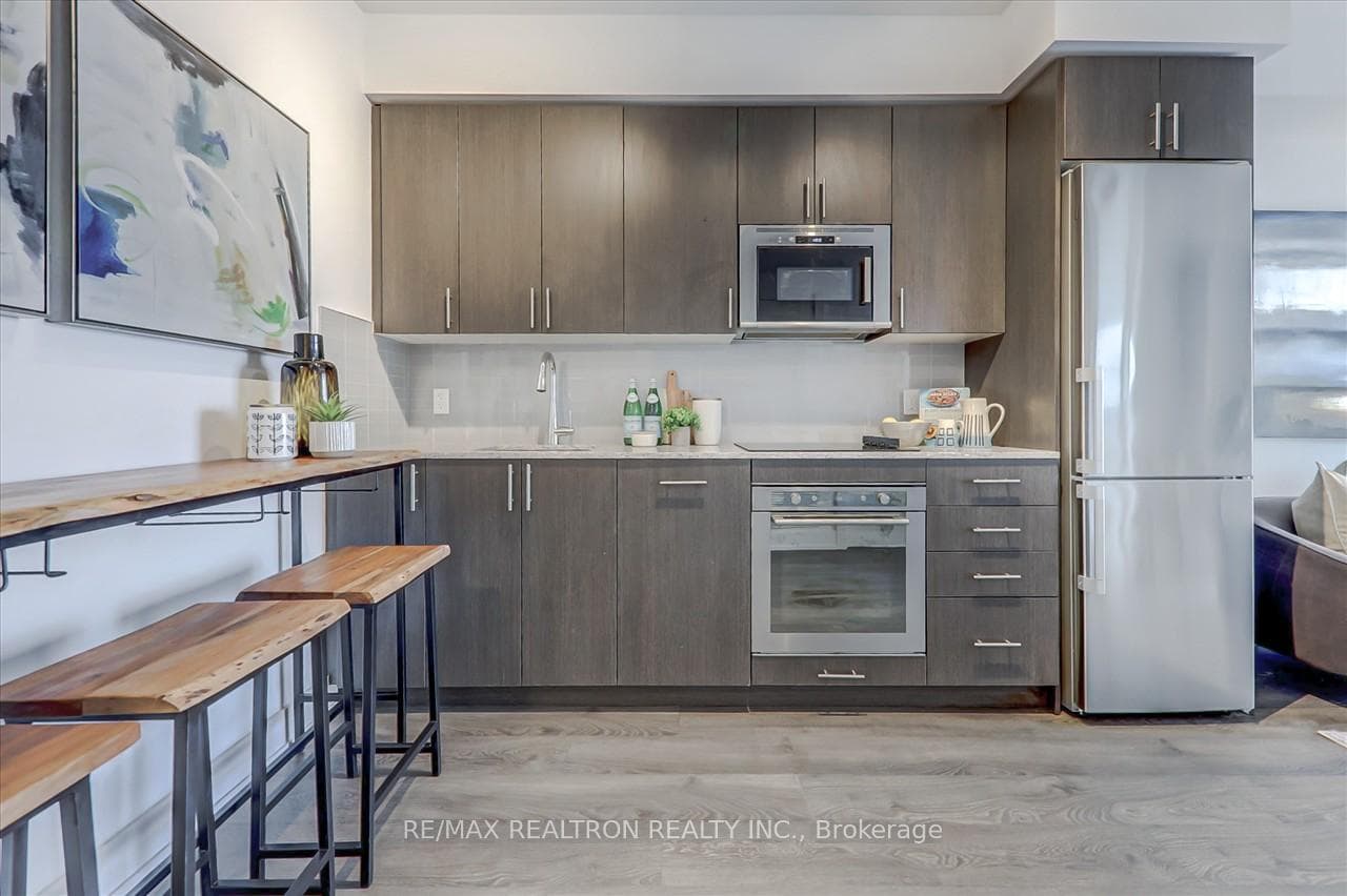 2550 Simcoe Street Unit 1813 photo 17