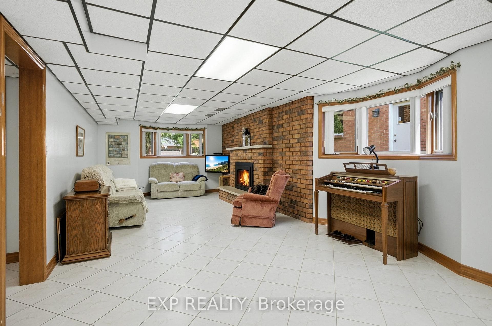 12 Fern Gate photo 19