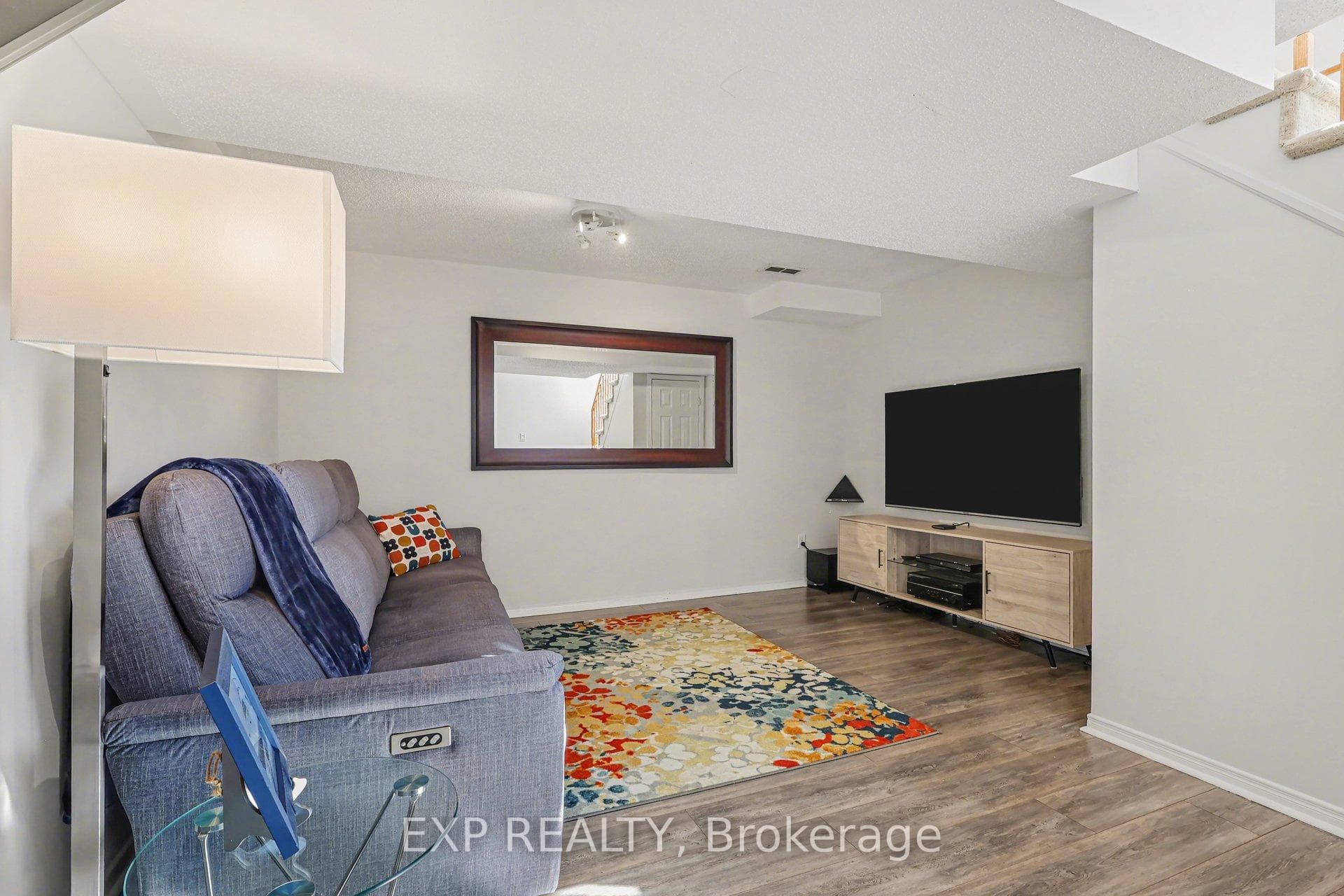 1548 Stojko Street photo 26