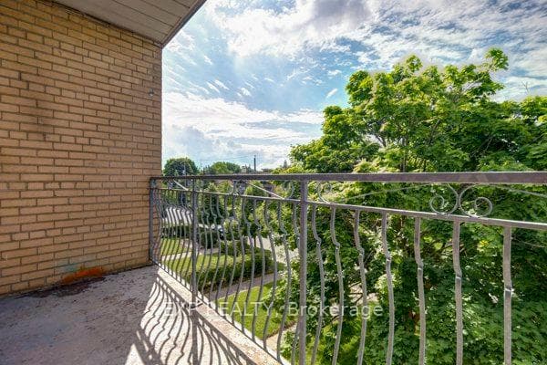 42 Meadowbrook Rd Road Unit Apt. 5 photo 19