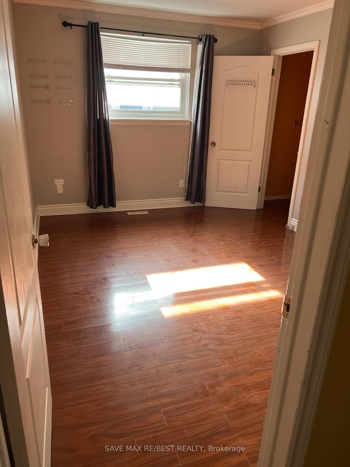 98 Ambleside Drive Unit Main Fl photo 3