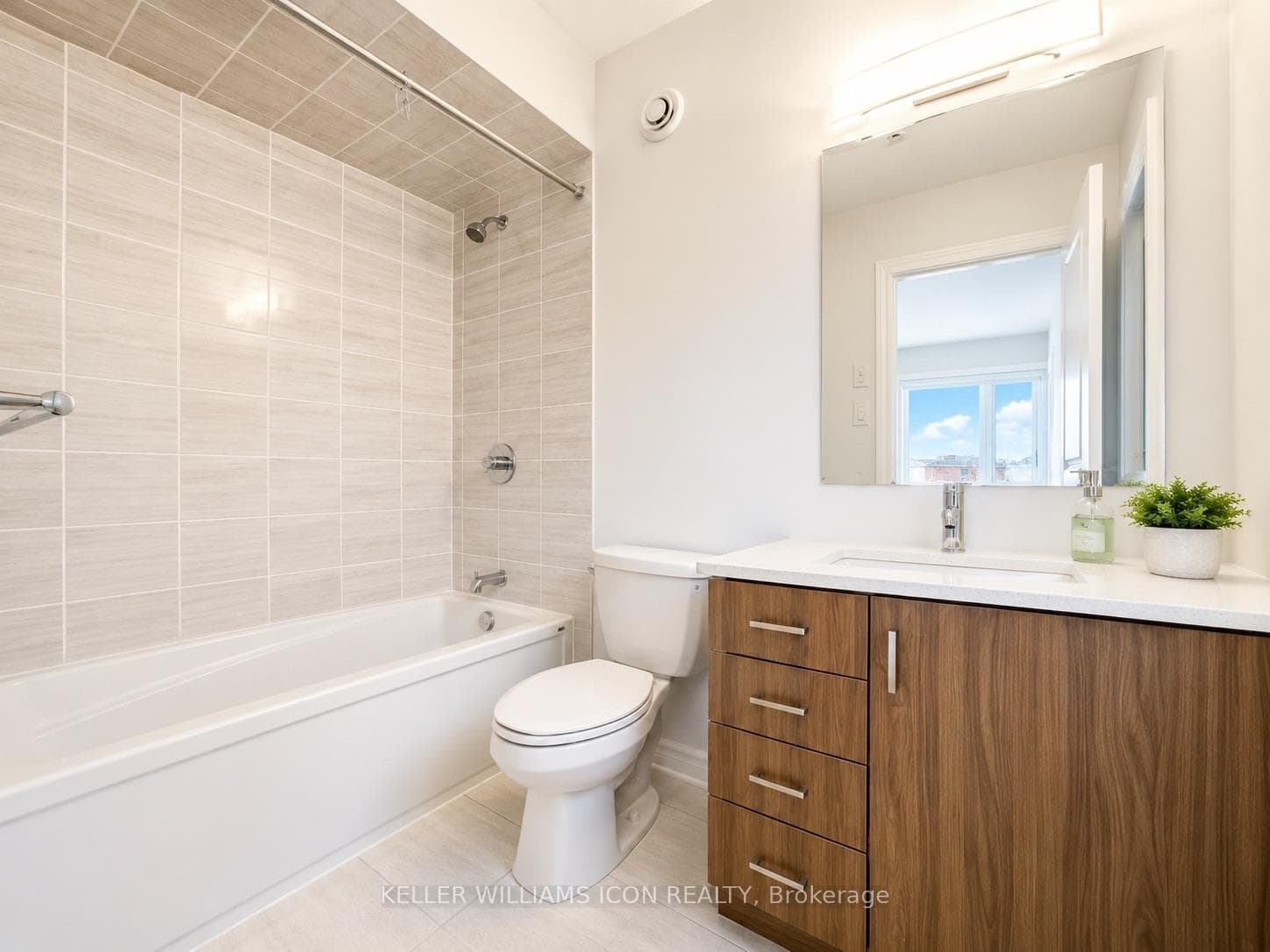 916 Ralph Hennessy Avenue photo 20