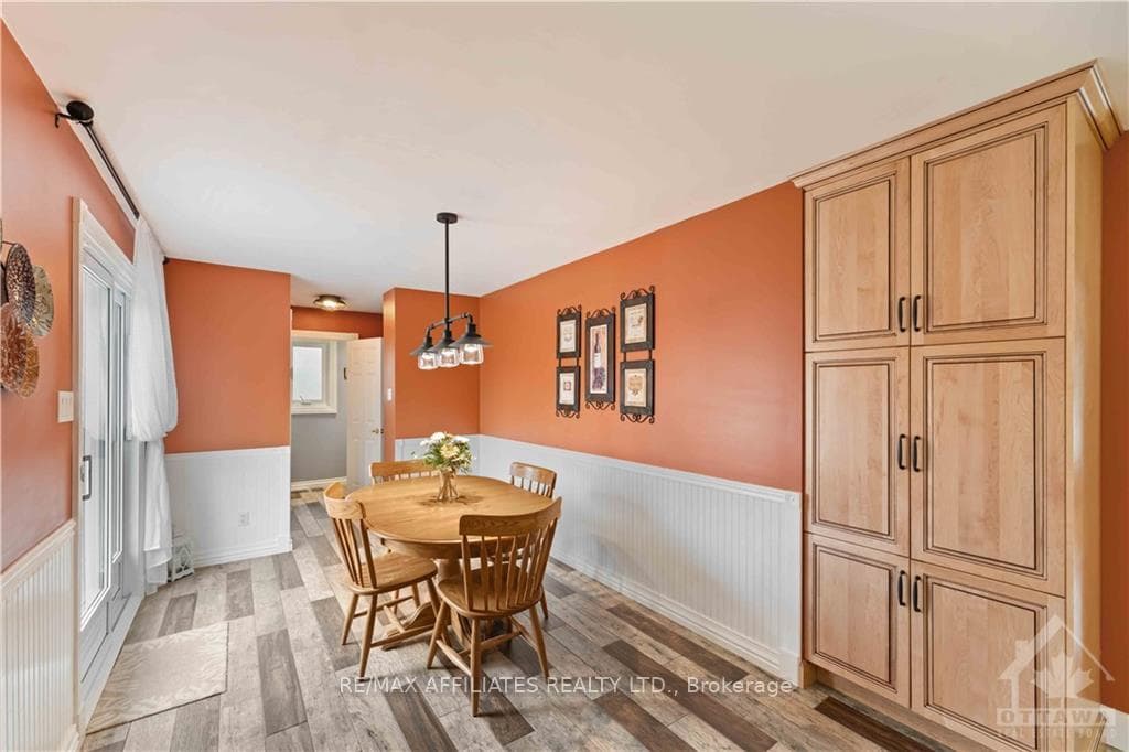 5668 ELOISE Crescent photo 11