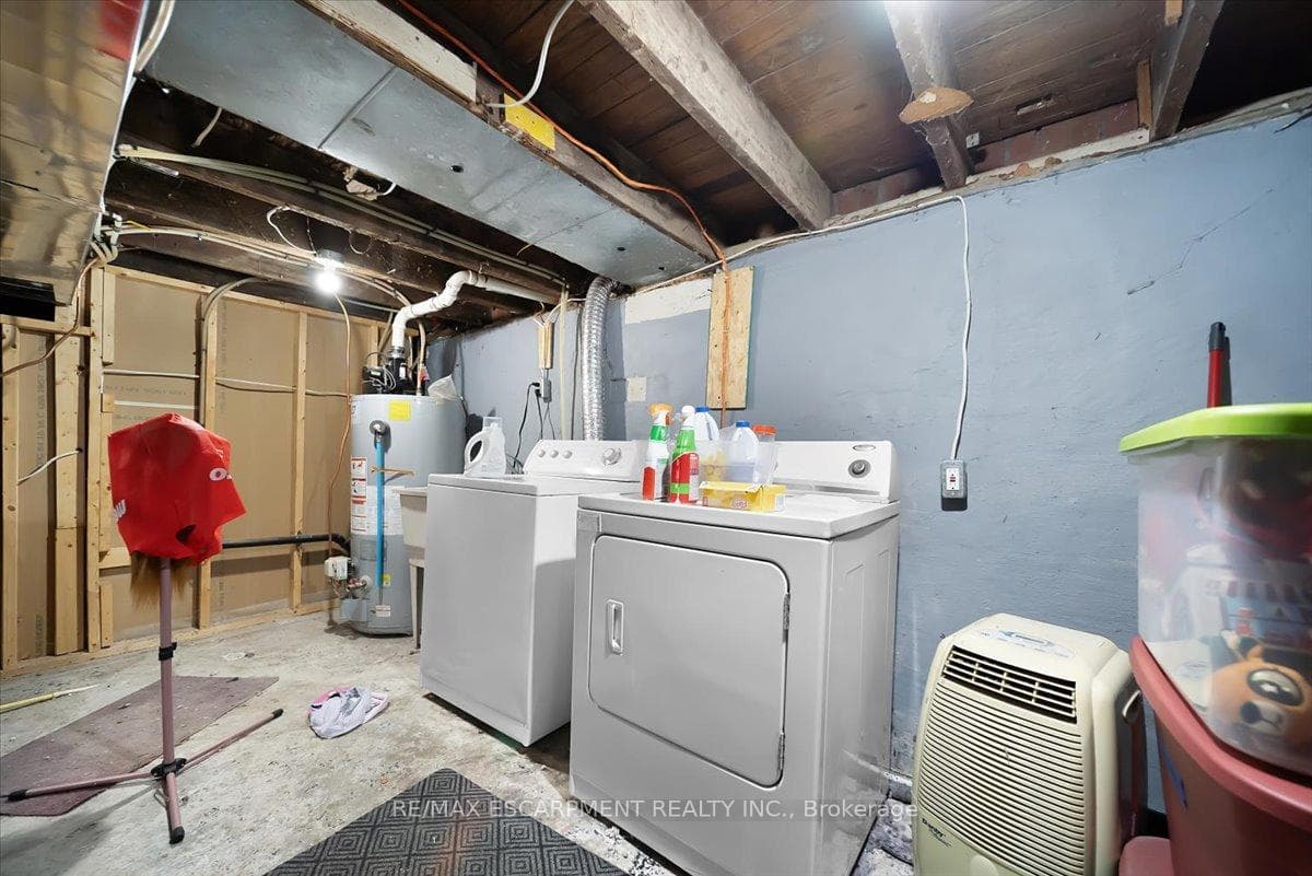 106 Lottridge Street photo 13