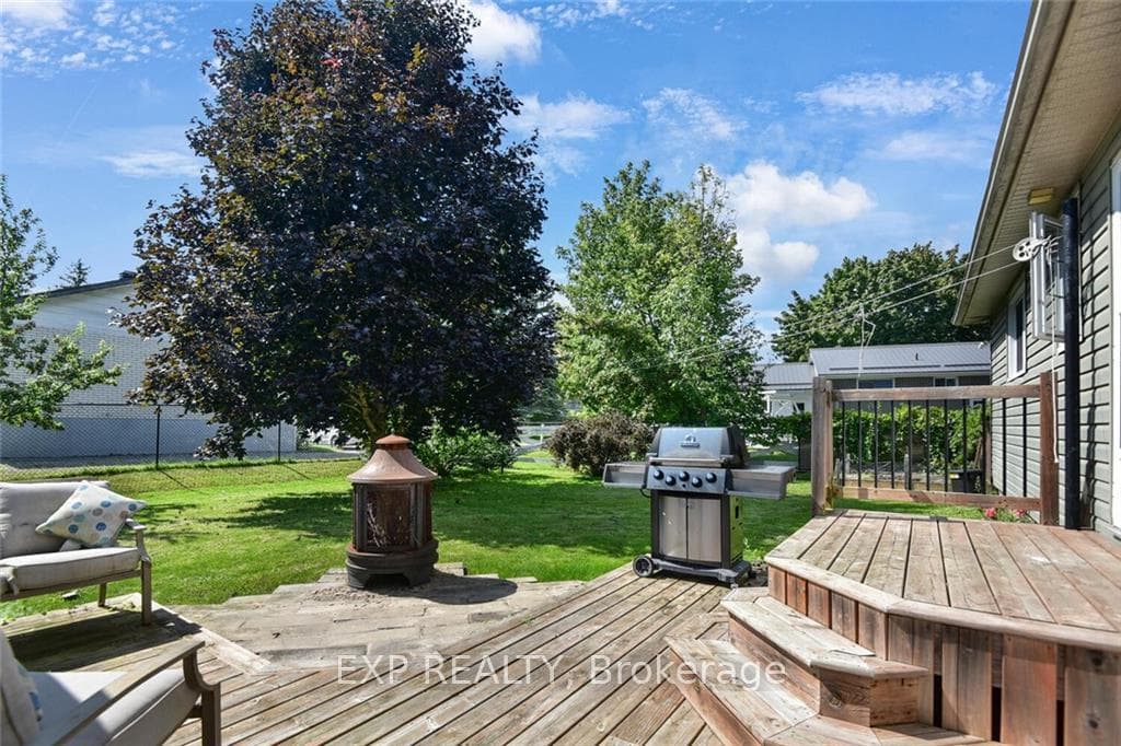 352 OXFORD Avenue photo 8