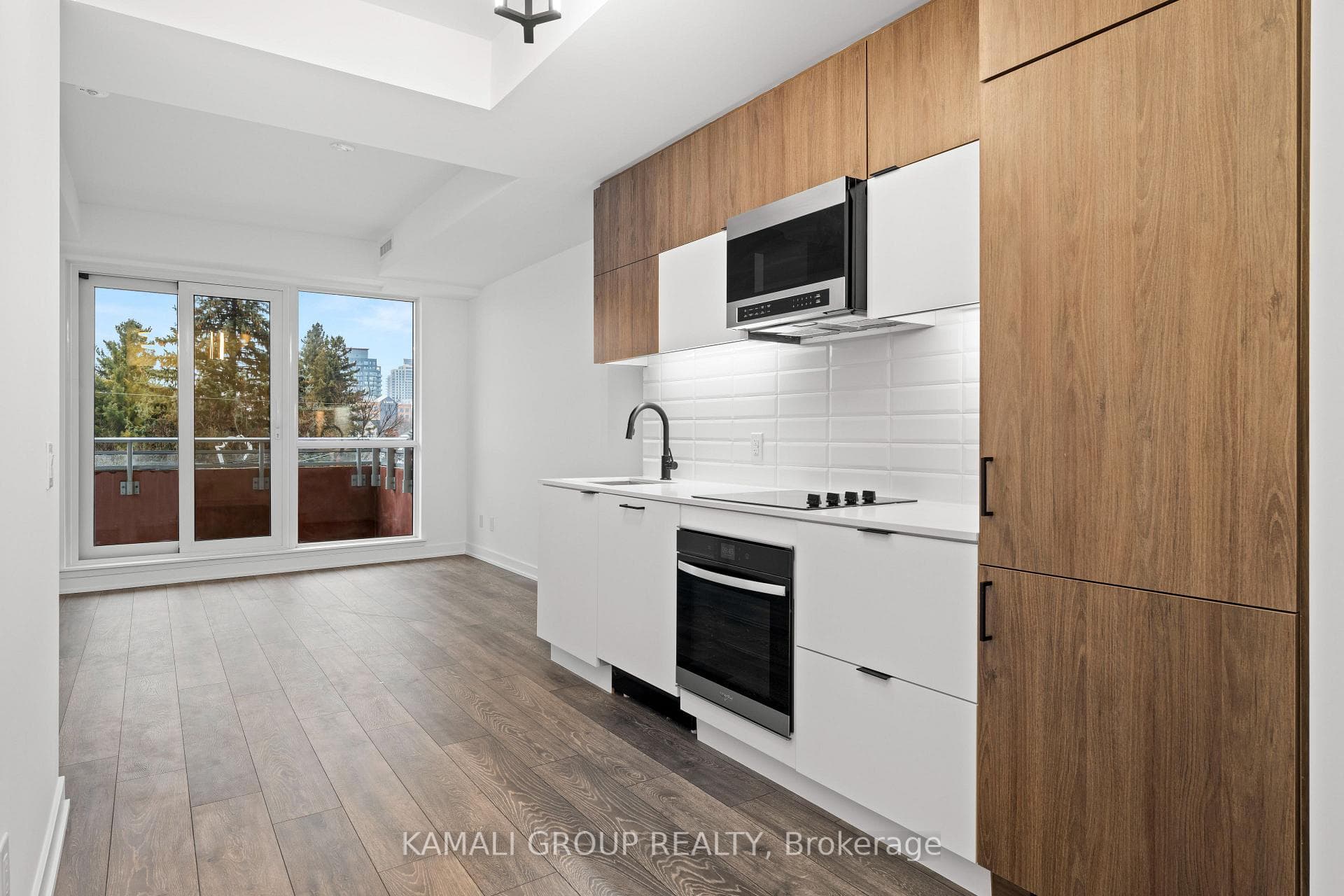 8888 Yonge Street Unit 213 photo 7