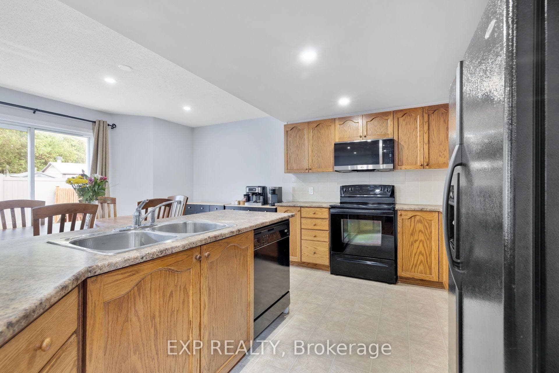 114 Ashmore Drive photo 21
