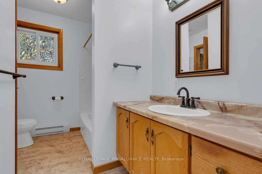 208 William Street photo 24