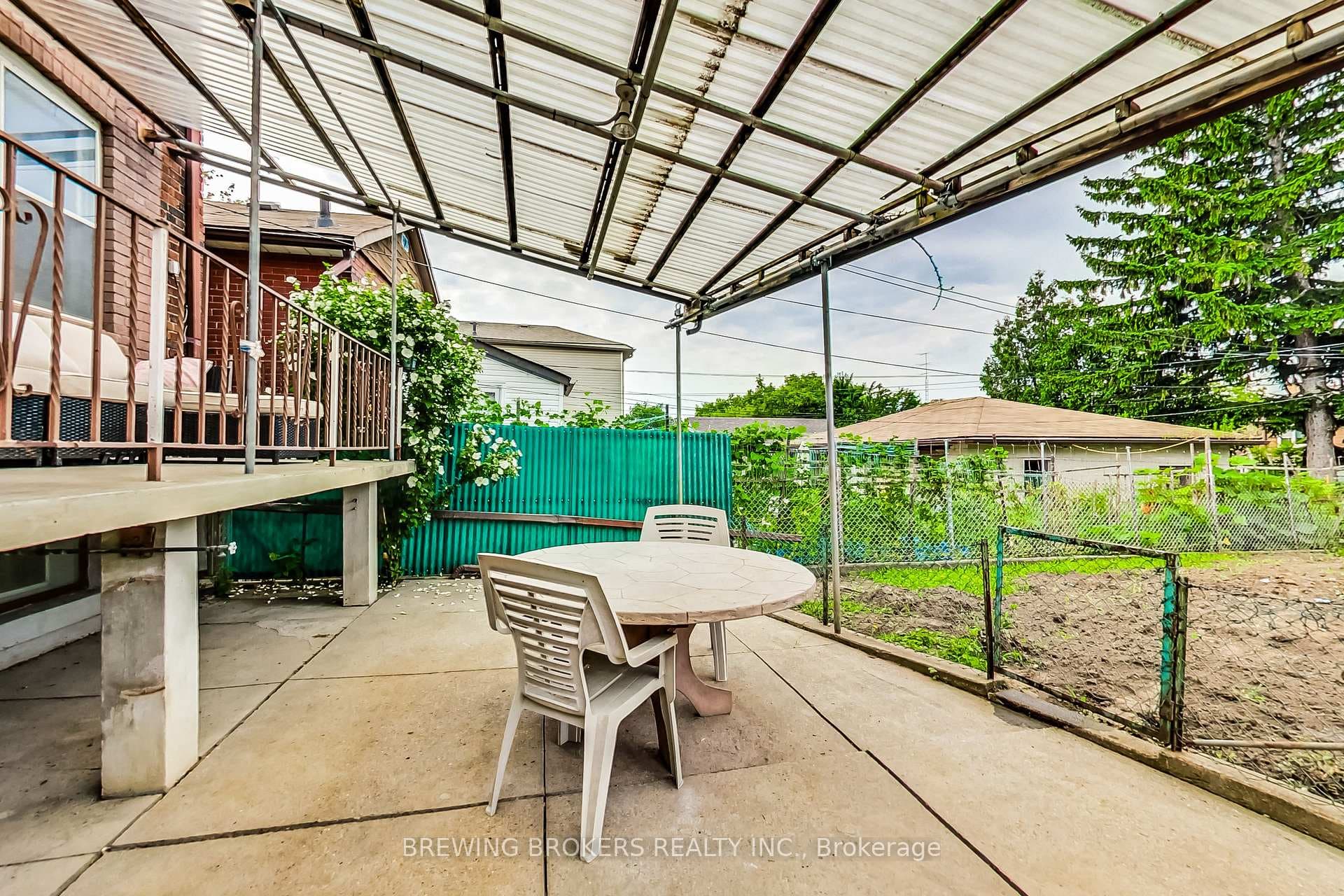 246 Atlas Avenue photo 37