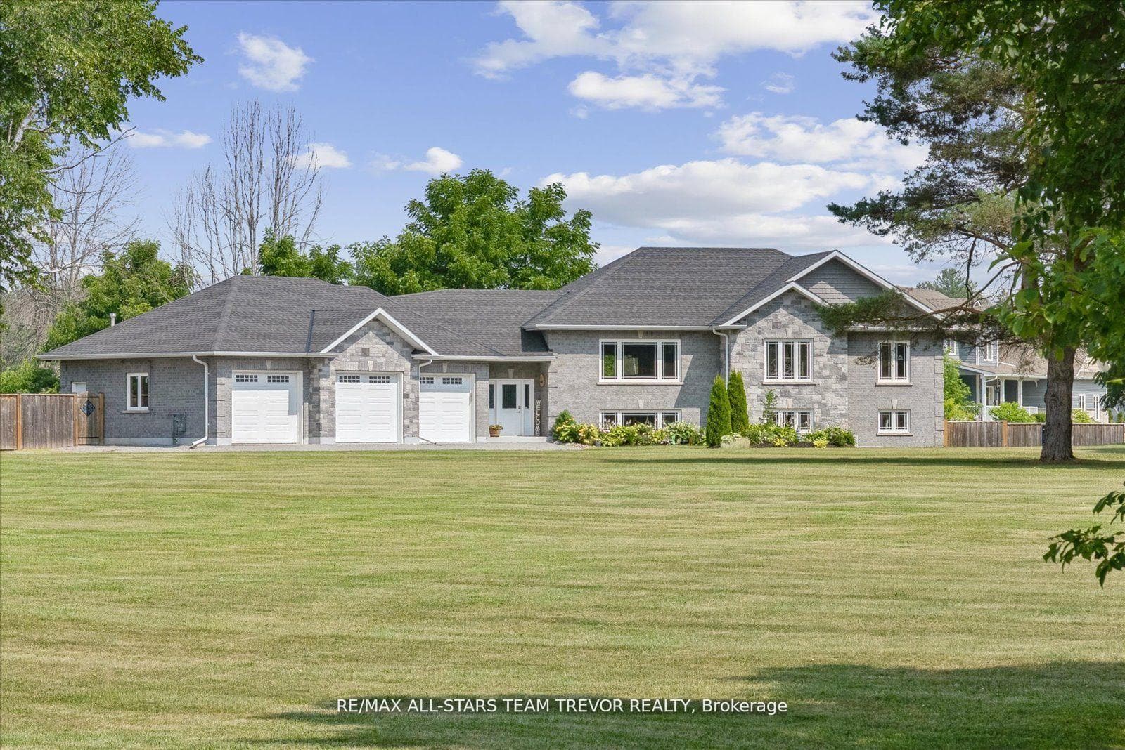 187 Riverbank Drive photo 1
