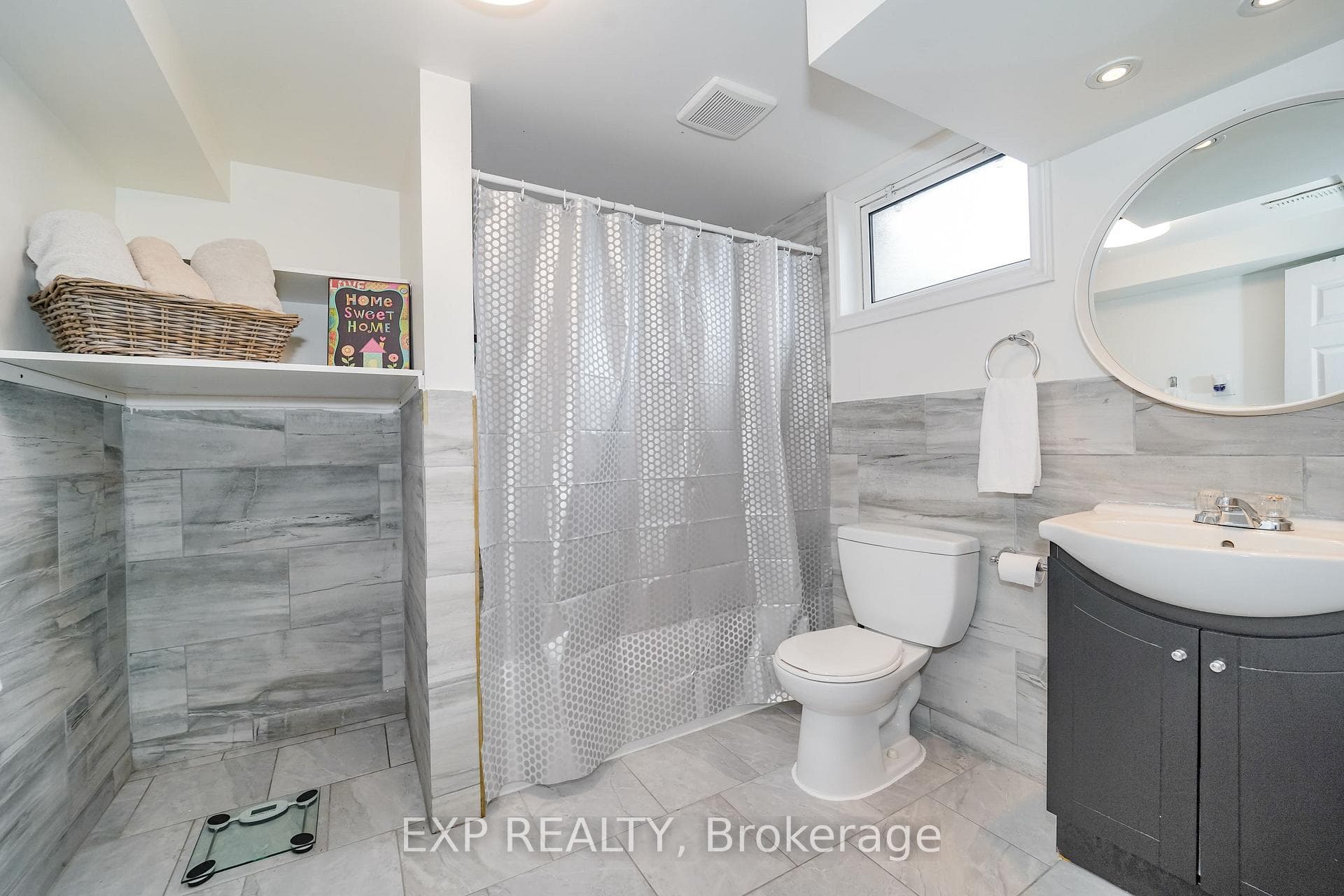 246 Mary Street photo 26