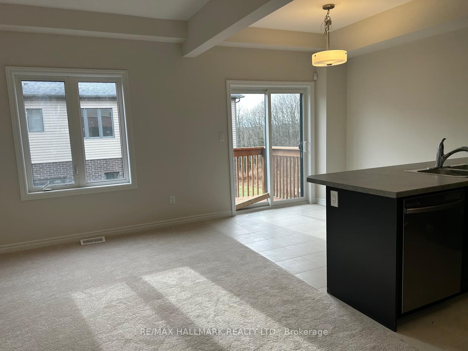 620 COLBORNE Street Unit 55 photo 4