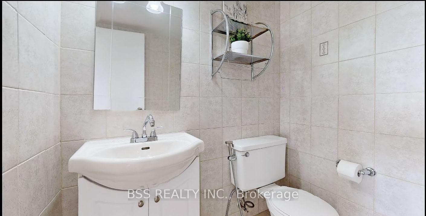 180 Markham Road Unit 718 photo 7