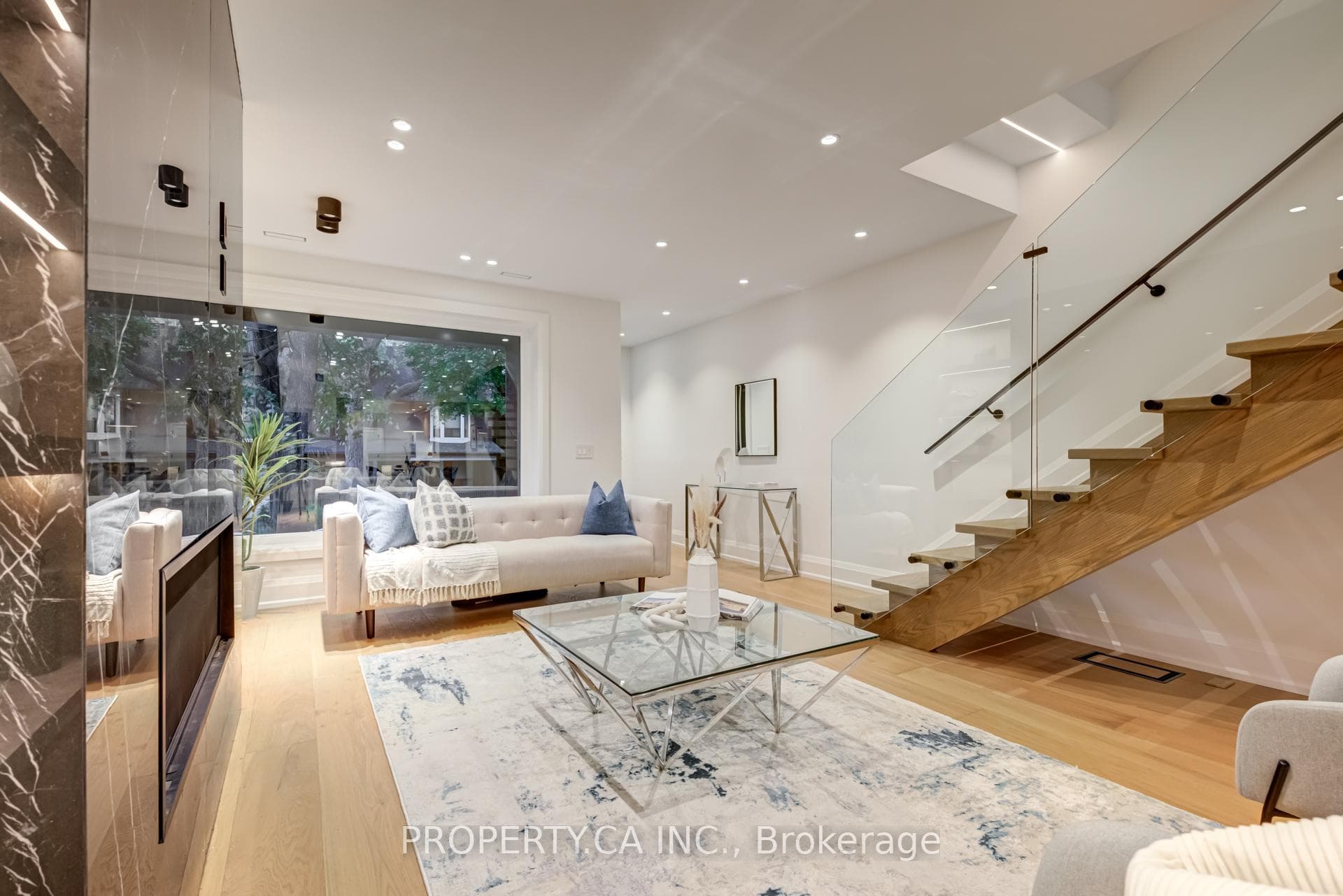 8 First Avenue Unit Main photo 5