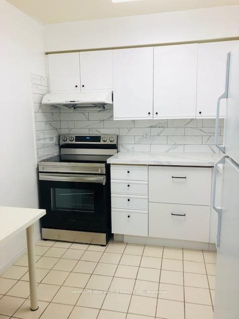 18 Hillcrest Avenue Unit 1603 photo 7